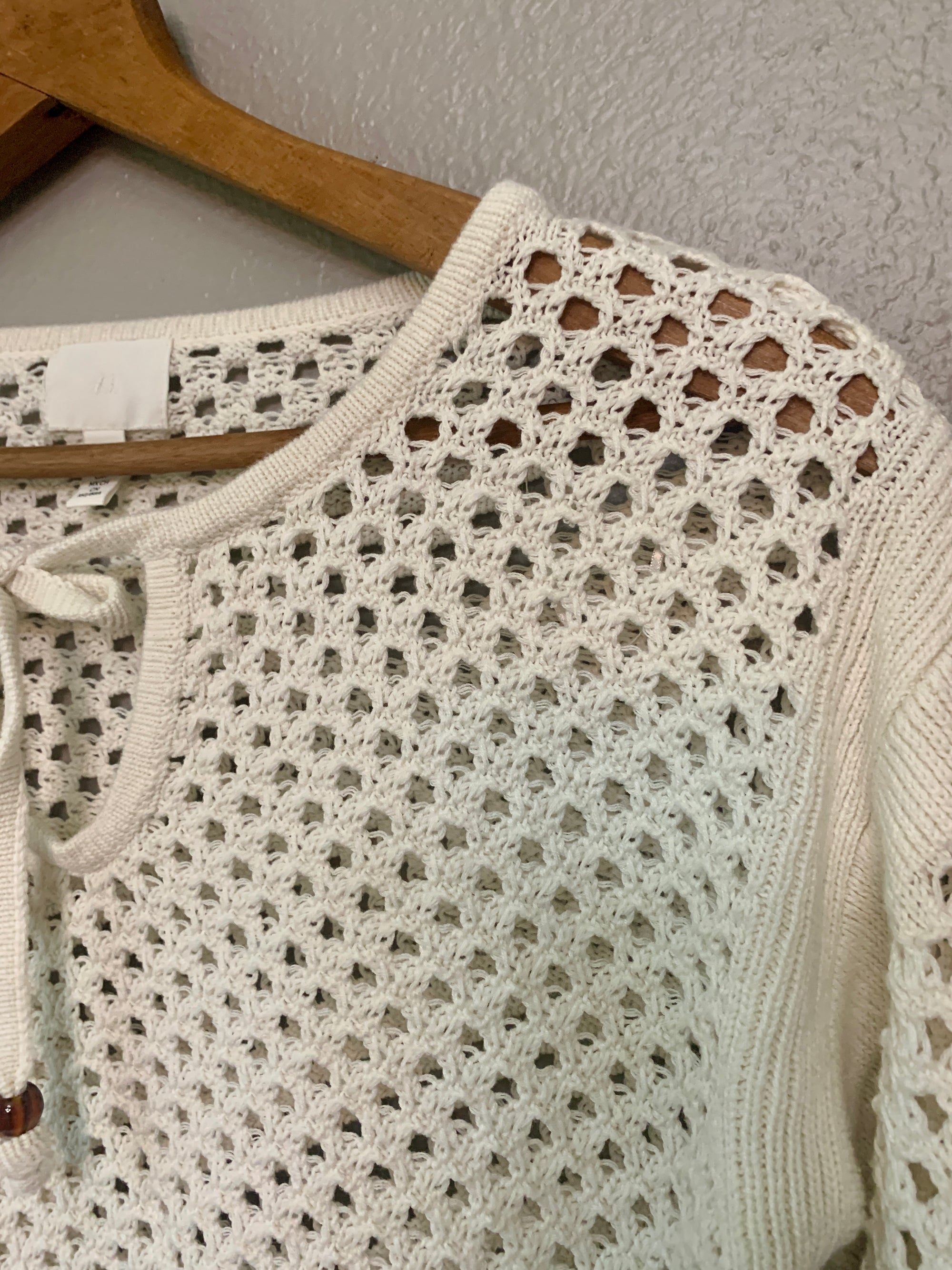 (S) H&M Open Knit Cropped Sweater