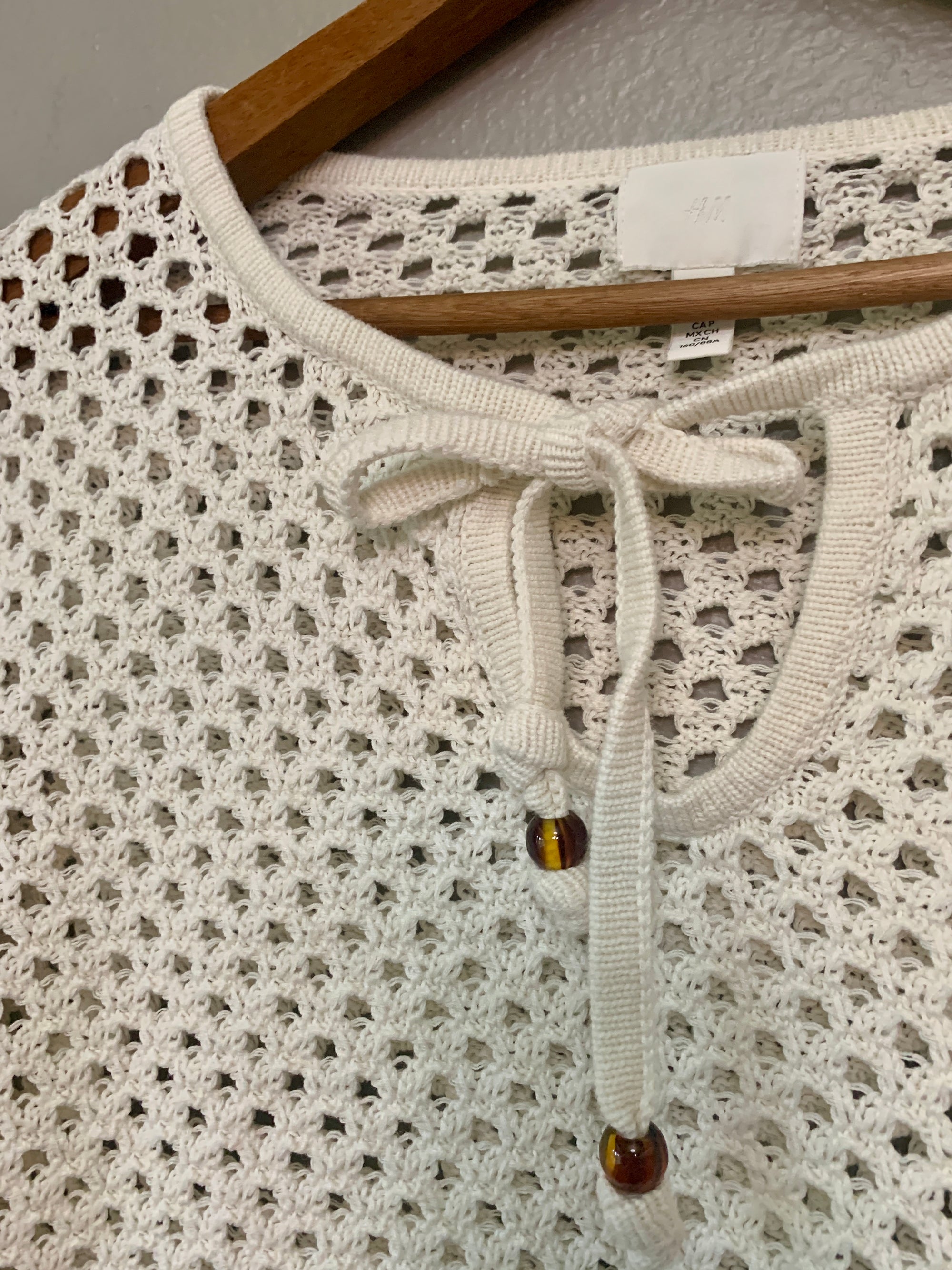 (S) H&M Open Knit Cropped Sweater