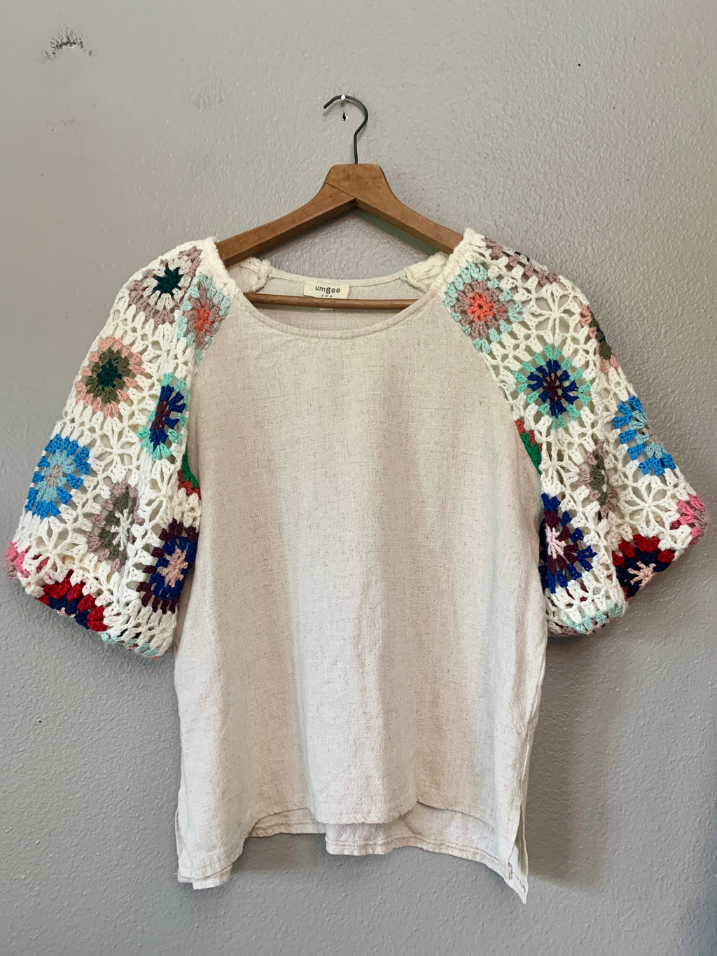 (S) Umgee Floral Crochet Sleeve Blouse